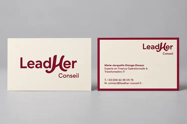 Carte de visite Leadher Conseil reprenant le logo et l’identité visuelle
